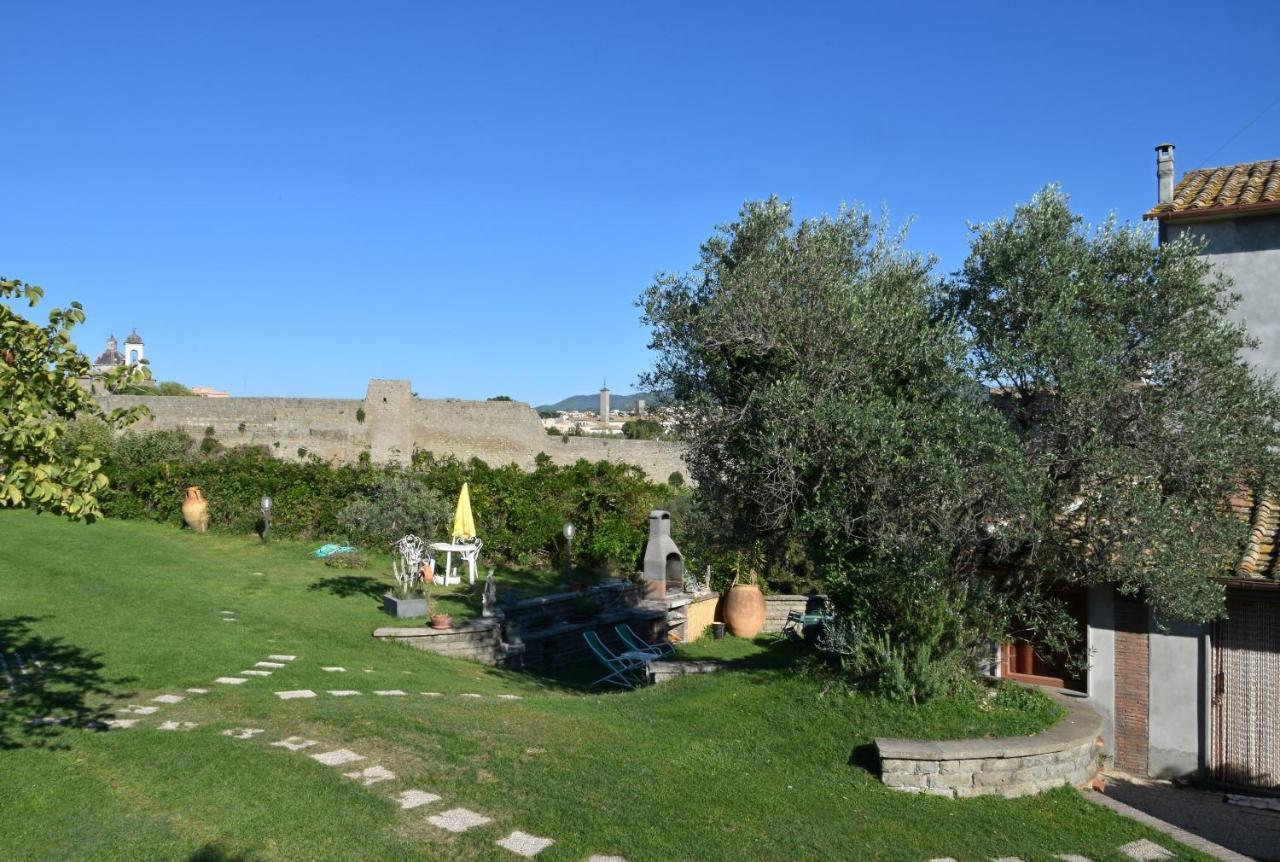 Bed and Breakfast La Finestra Di Umberto Vicino Al Centro Con Parcheggio Privato Viterbo Exterior foto
